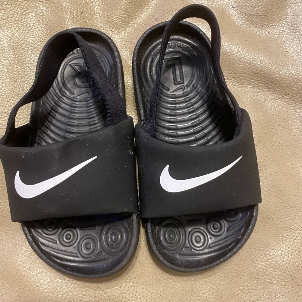 Nike Toddler sandals size 7